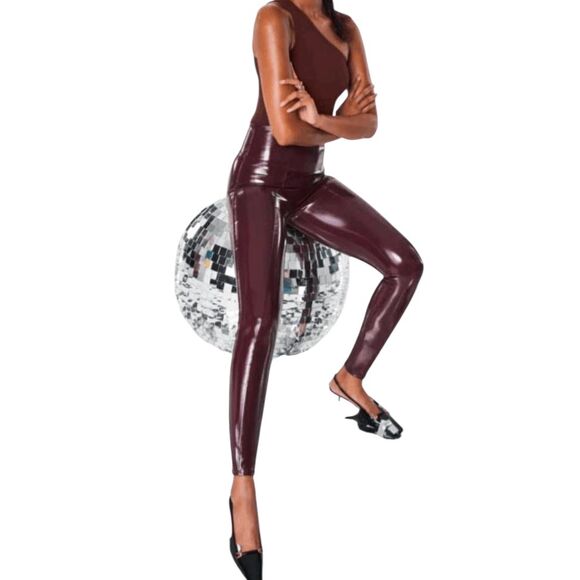 NWOT SPANX Faux Patent Leather Leggings In Burgundy Size Med - Picture 1 of 3